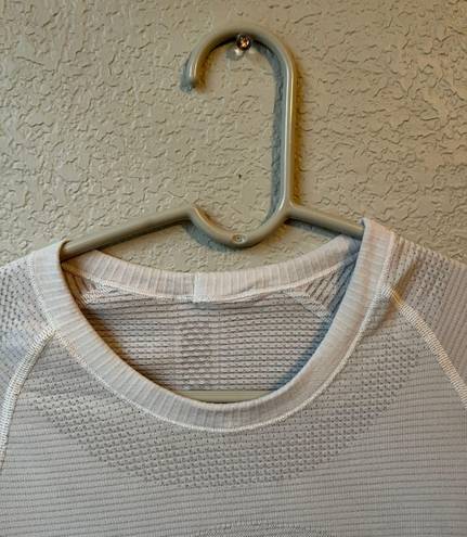 Lululemon White Swiftly Tech Short sleeve Size 2