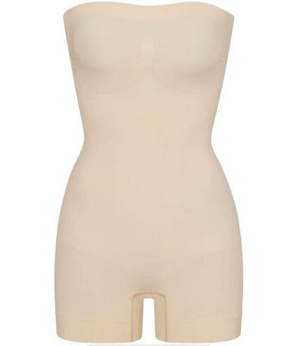 SKIMS NEW  Seamless Sculpt Strapless Shortie Bodysuit Sand Size 2XL