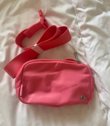 Lululemon Everywhere Belt Bag