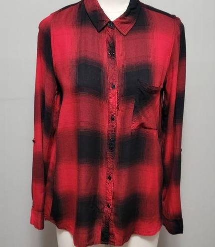 Staccato Stitch fix   red checkered button down size small