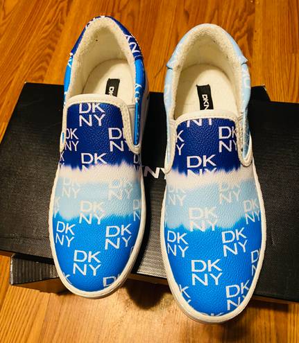 DKNY NEW  Women’s Case Sneakers slip on size 7.5