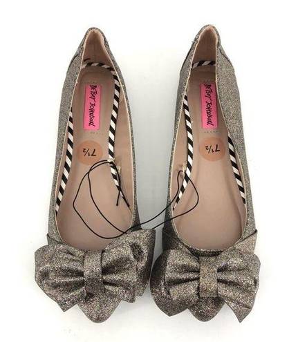 Betsey Johnson  Cindi Glitter Pointed Toe Bow Flats