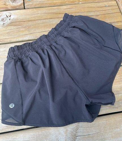 Lululemon  Hotty Hot Short II *2.5"