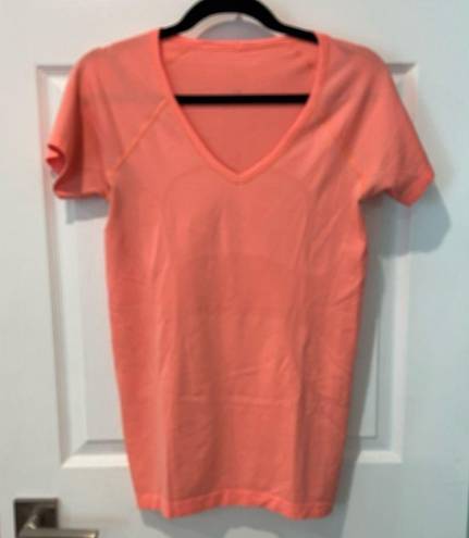 Lululemon  athletica swiftly tech short sleeve tee size 8