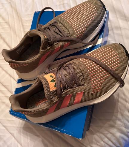 Adidas BRAND NEW Swift Run 