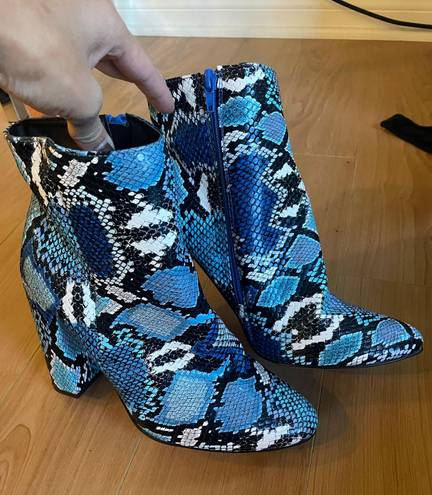 Shoedazzle Snake Skin Booties