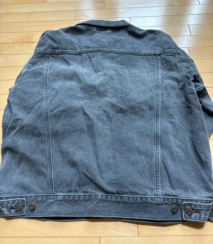 Levi’s Oversized Denim Jacket