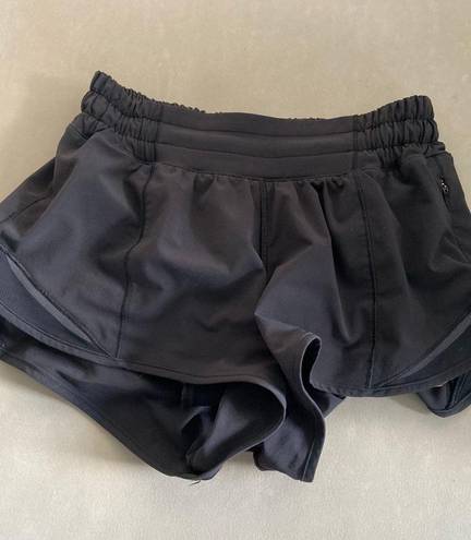 Lululemon Black Hotty Hot 2.5” Shorts