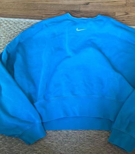 Nike Cropped Crew Neck