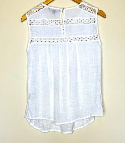 Zac and Rachel  white crew crochet lace sleeveless tank blouse