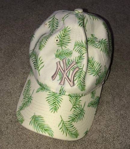 Palms Women's New York Yankees New Era White  Adjustable Baseball Hat