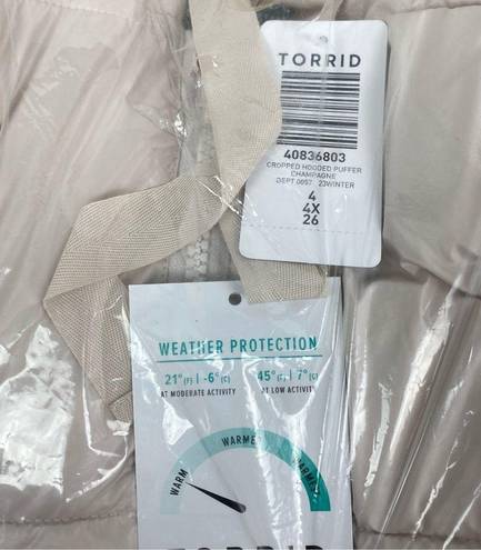 Torrid  Beige Champagne Cropped Hooded Puffer Jacket Sz.4 NWT