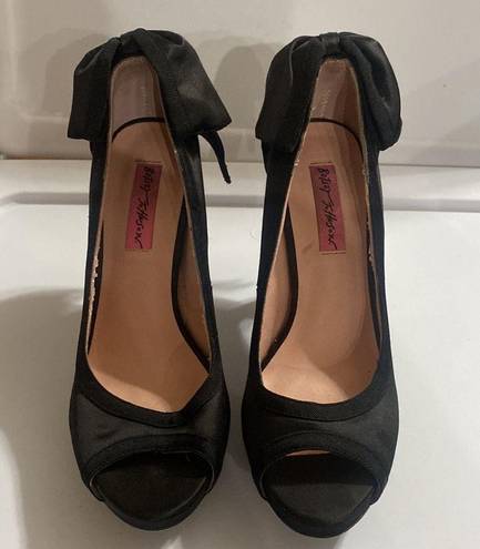 Betsey Johnson  Casey bow back satin mesh inset peep toe high heel shoes black 8