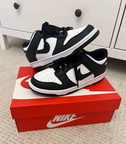 Nike Panda Dunks