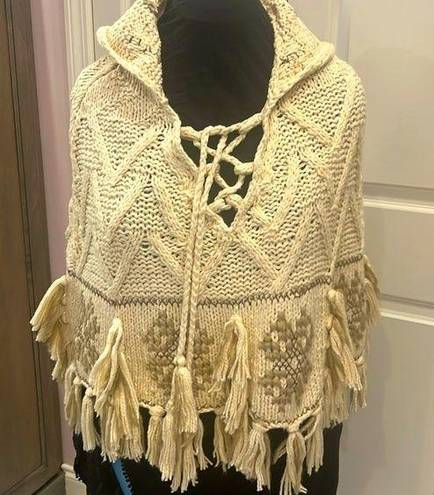 Hooded poncho Size M