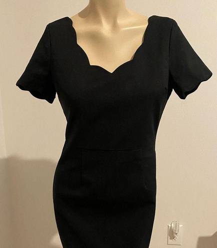 Sis Sis  BLACK SCALLOPED DESIGN DRESS SIZE 4🛍WORN ONCE.