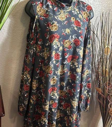 Angie  cold shoulder, long sleeve Boho dress size medium ￼