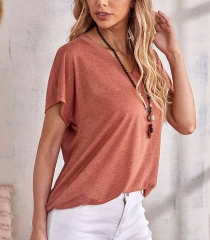 The Comfy Emery Rose Women’s Size Medium V-neck Batwing Short Sleeves Tee