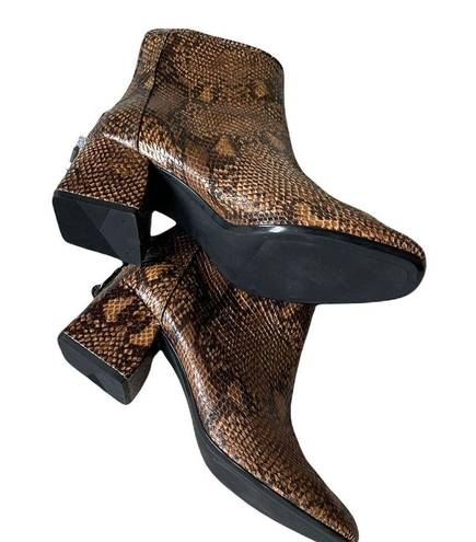 Bershka NEW  Snakeskin print mid-heel ankle boots SZ-6.5