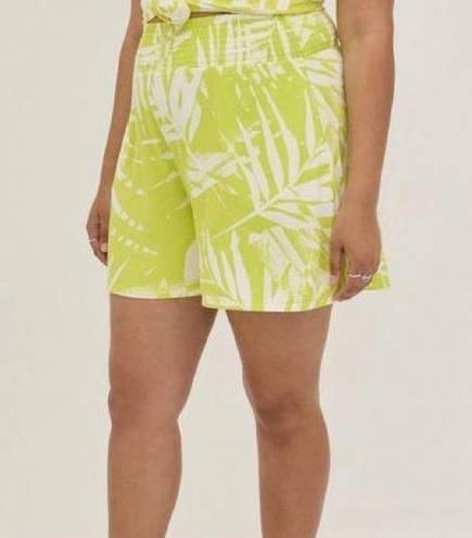 Torrid  NWT 5” Pull On Super Soft High Rise Shorts in Tropical Print Size 1