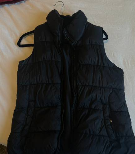 Old Navy Puffer Vest