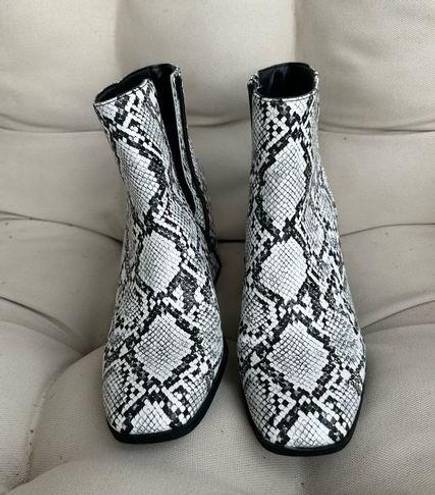 mix no. 6 Snake skin booties