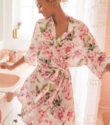 Show Me Your Mumu  Brie Robe Garden of Blooms Pink Floral Lightweight One Size