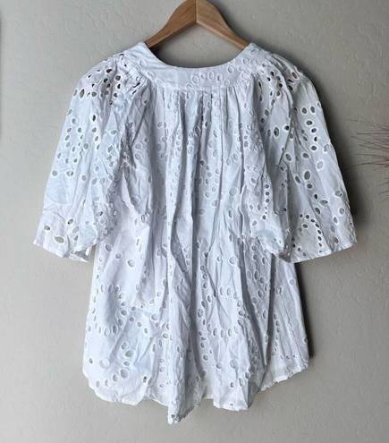 Tuckernuck  NWT Blouse Finley Flutter Sleeve White Lace Eyelet Top Size S