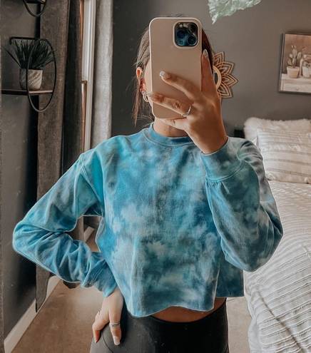 Gildan Cropped Tie Dye Sweatshirt