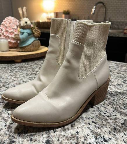 DV by Dolce Vit Dolce Vita Oppry Booties