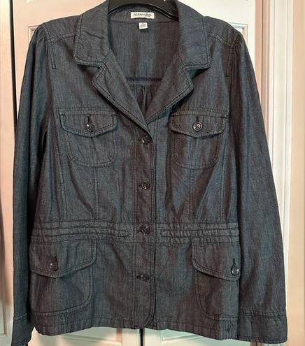 St. John’s Bay St. John's bay vintage casual light weight denim jacket. Size XL.