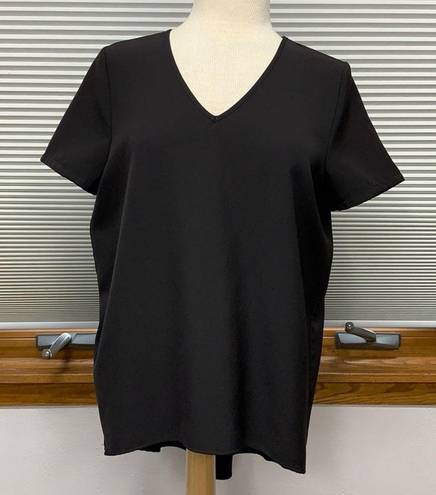 Romeo + Juliet Couture Romeo & Juliet black v-neck short sleeve blouse Size Small