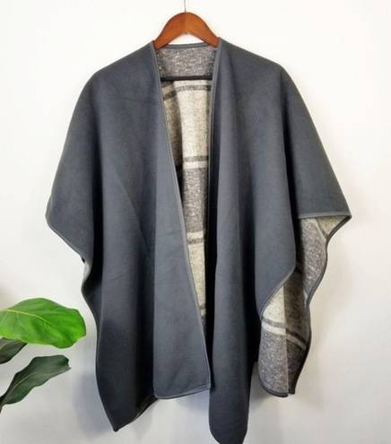 IKE‎ BEHAR Reversible Fleece Poncho Wrap On OS Size undefined