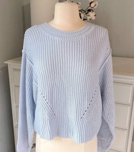 True Craft Baby Blue like new Sweater Lightweight Acrylic Comfy Womens Medium Cropped