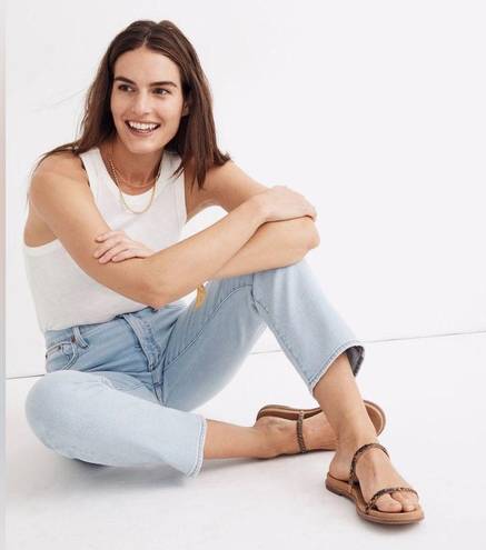 Madewell $138  Mid-Rise Classic Straight Jeans in Wellingford Wash: Knee-Rip 29