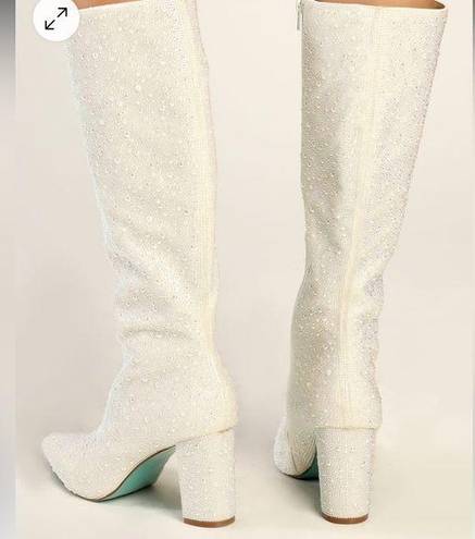 Betsey Johnson Betsy Johnson Pearl White Boot SB-Candy Pointed-Toe Knee-High Size 7.5