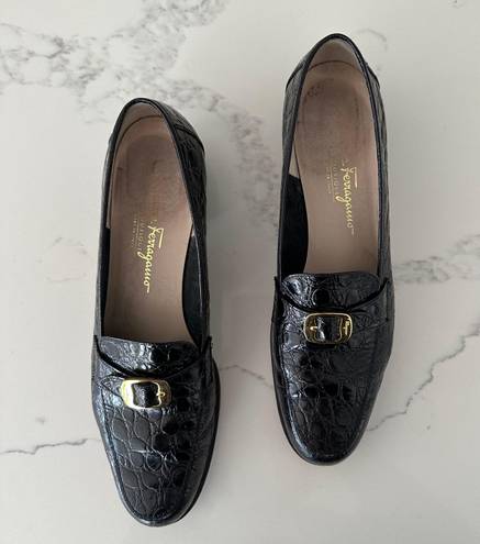 Salvatore Ferragamo Croc Embossed Leather Loafer in Black with Gold Size 10B