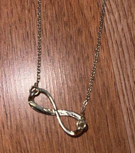 infinity  Necklace NWOT