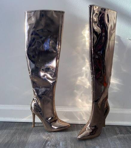 Qupid Gorgeous Rose Gold Metallic Mirror Pointy Toe Knee High Boots Size 5.5 NWOT NWOB