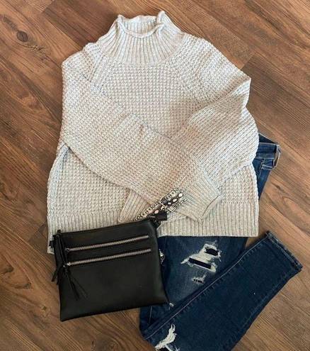 American Eagle Outfitters Sweater