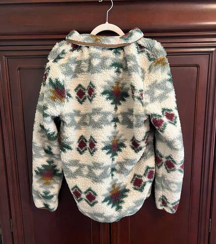 Sherpa Aztec Print Pullover Size L