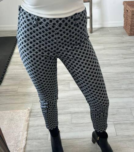 Reserved  Checker Style White and Black Office Pants Cropped Capris / Size 6