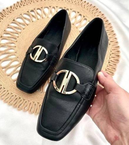 DKNY  Black Faux Leather Fern Loafers in Size 6.5