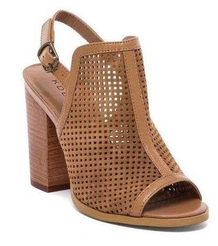 Nordstrom NWOT KDB Kelsi Dagger Brooklyn Goya Beige Tan Perforated Heels Bootie Size 8.5