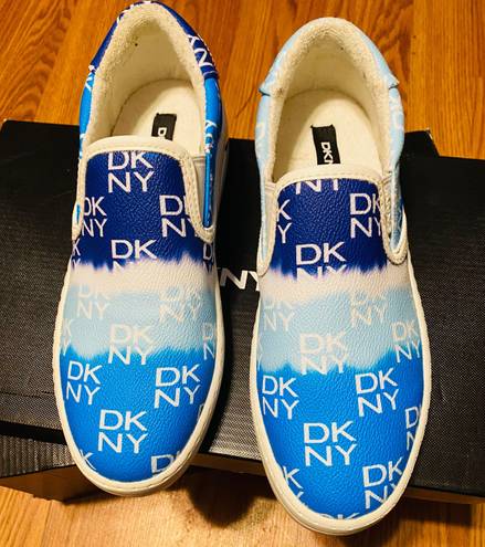 DKNY NEW  Women’s Case Sneakers slip on size 7.5