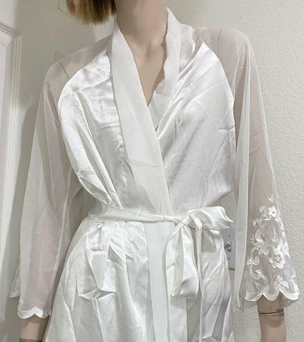 Oscar de la Renta Vintage  White Satin/Sheer Bell Sleeve Appliqué Wedding Robe