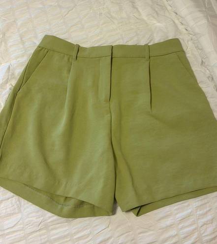 Abercrombie & Fitch Abercrombie LIME High Rise Premium Crepe Tailored Short