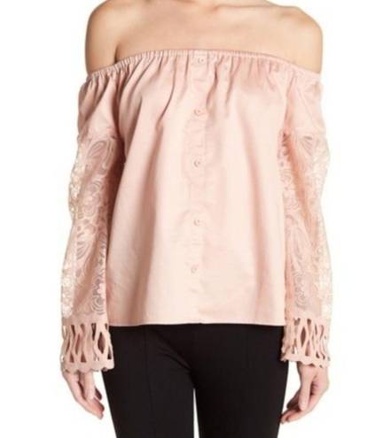 Romeo + Juliet Couture NWT  Off the Shoulder Crochet Sleeve Blouse Size Small