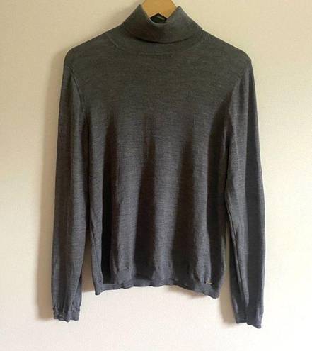 Tahari  Gray Wool Turtleneck Sweater