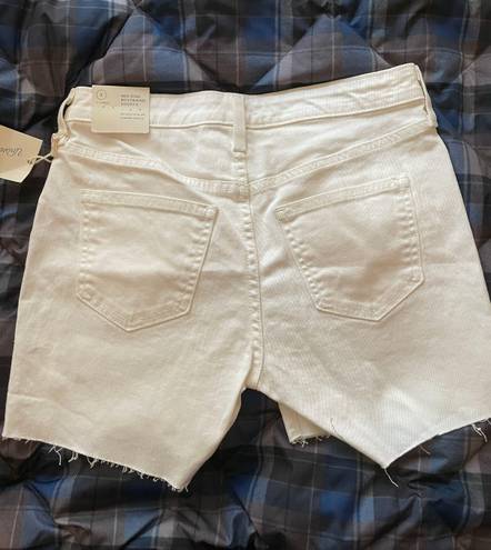 Universal Threads Boyfriend White Distressed Jeans